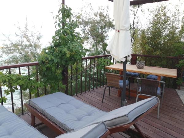 Na fotografii je vidět objekt The Beach House Croatia nacházející se ve městě Pisak.