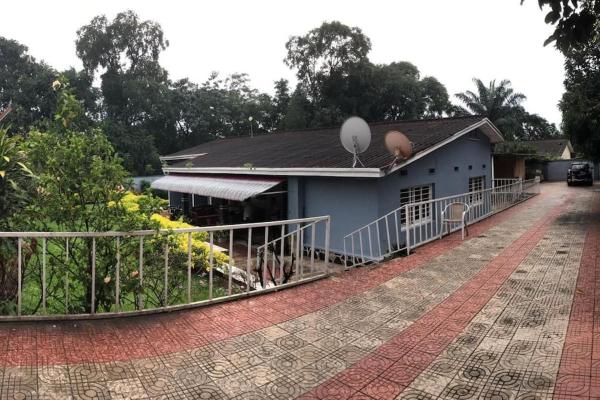 Grande maison sur 28 novembre, Bujumbura