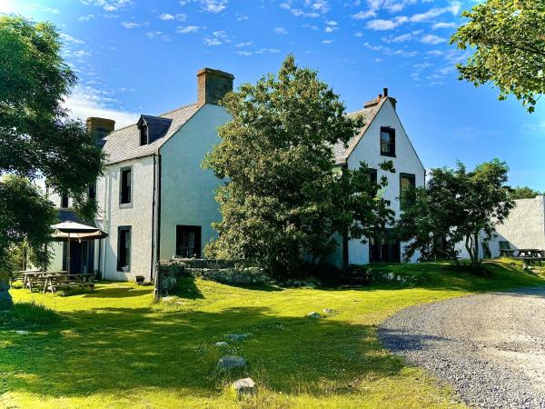 A la foto es mostra l'objecte Farr Bay Inn situat a la ciutat de Strathy.