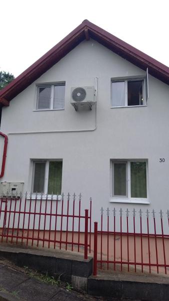 A la foto es mostra l'objecte Casa de vacanta situat a la ciutat de Balşa.