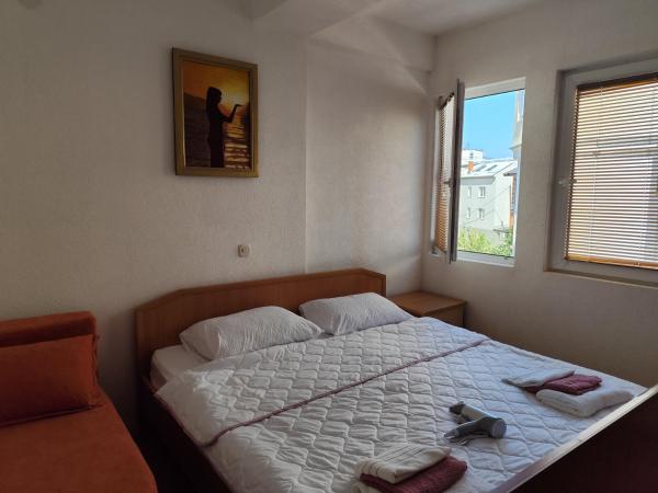 A la foto es mostra l'objecte Ni-Ko situat a la ciutat de Ohrid.