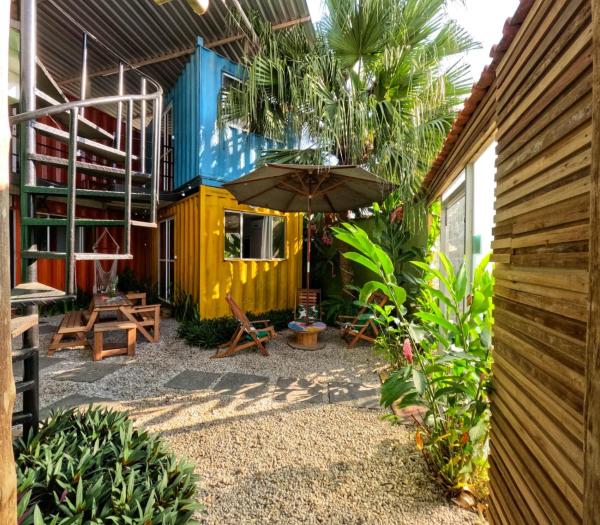 A la foto es mostra l'objecte Container Hospedaria Paraty situat a la ciutat de Parati.
