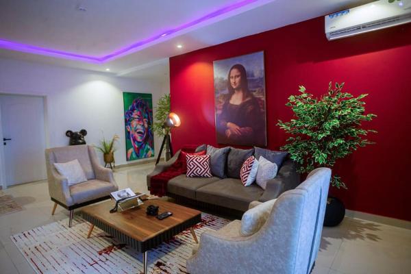 A la foto es mostra l'objecte Belle Maison situat a la ciutat de Lagos.