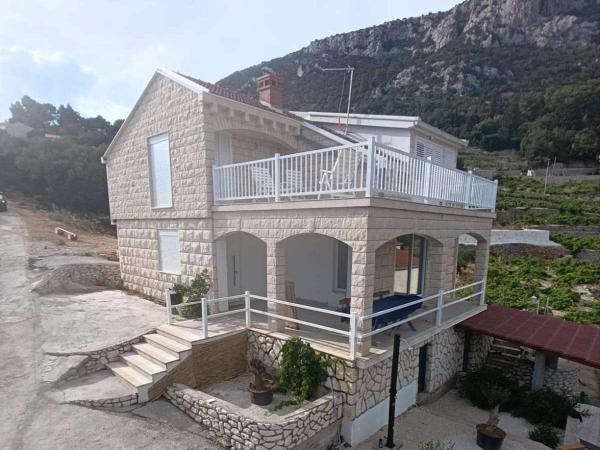 Nella foto è visibile l'oggetto Seaside holiday house Podobuce, Peljesac - 23460 situato nella città di Orebić (Sabbioncello).