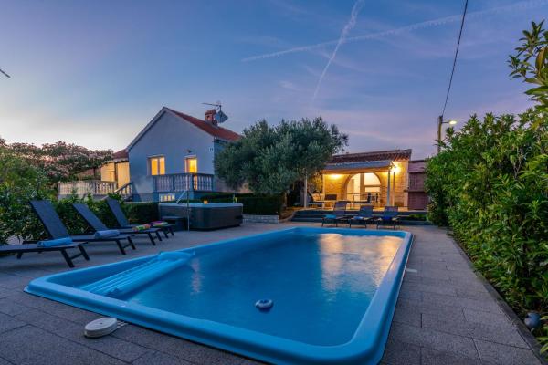 На фото показан объект HOLIDAY HOUSE LAVANDA, расположенный в городе Vlašnović.