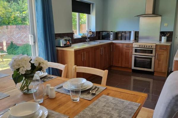 Windsor property near Legoland with free parking, Windsor