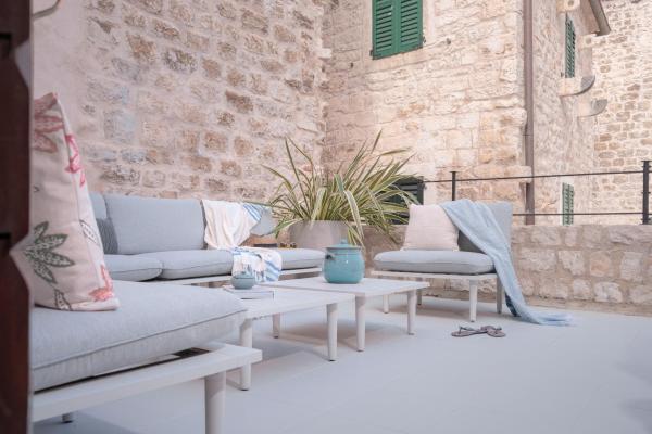 A la foto es mostra l'objecte Casa Marlonito situat a la ciutat de Hvar.