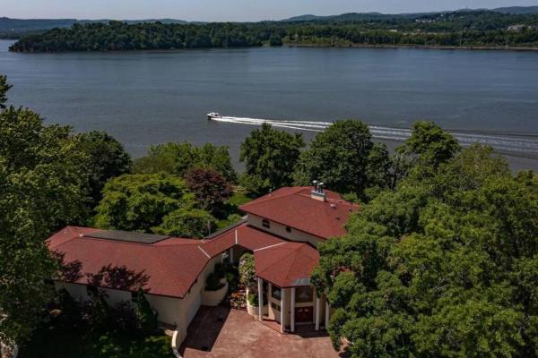 Kuvassa näkyy kohde Hudson River Valley Estate New Listing, joka sijaitsee kaupungissa Peekskill.