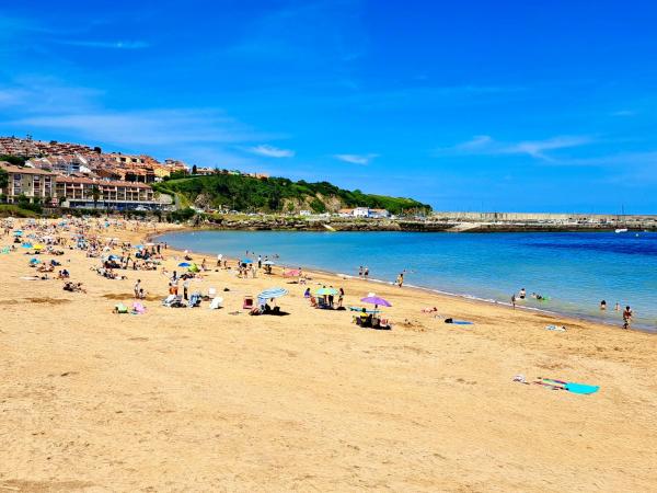 På bilden syns objektet La Casa de Sira - A 5 min de la playa a pie - Parking incluido som ligger i staden Luanco.