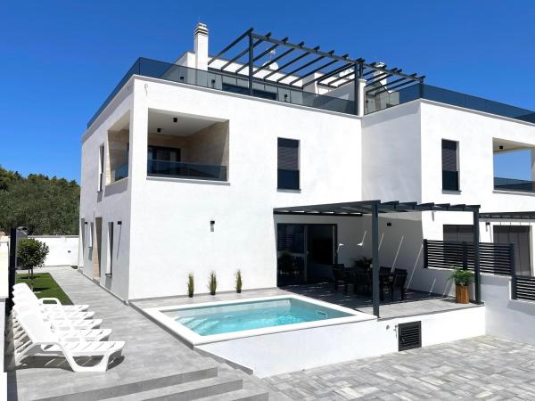 A la foto es mostra l'objecte Villa Panorama situat a la ciutat de Vodice.