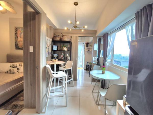 Cozy Comfy Suite 2br W Balcony - Amazing Manila Bay View And City Skyline Near Moa - Manila