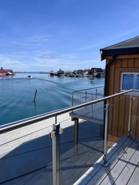 A la foto es mostra l'objecte The Harbour House, dorm and twin, selfservice hostel situat a la ciutat de Ballstad.