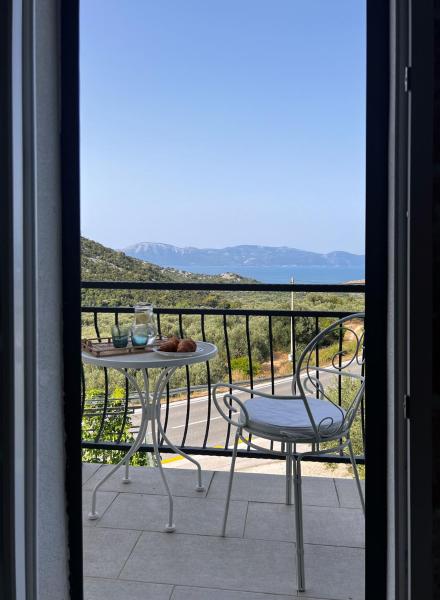 A la foto es mostra l'objecte Apartman Maslina Stone House situat a la ciutat de Baćina.