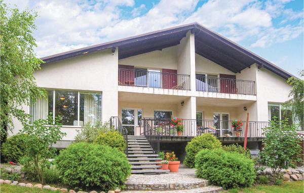 A la foto es mostra l'objecte Holiday Home Wolsztyn Chorzemin situat a la ciutat de Kuźnica Zbąska.