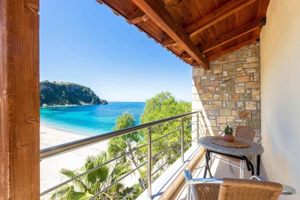 A la foto es mostra l'objecte Potam'Sea Bliss 37- Beach Front, Sun Beds & Parking situat a la ciutat de Himare.