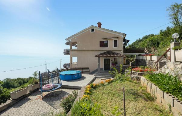 Amazing Apartment In Kolavici With House Sea View - Lovran