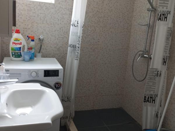 A la foto es mostra l'objecte Apartmani Bane2 situat a la ciutat de Ðenovići.