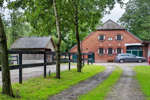 A la foto es mostra l'objecte Grodenhof situat a la ciutat de Schwei.