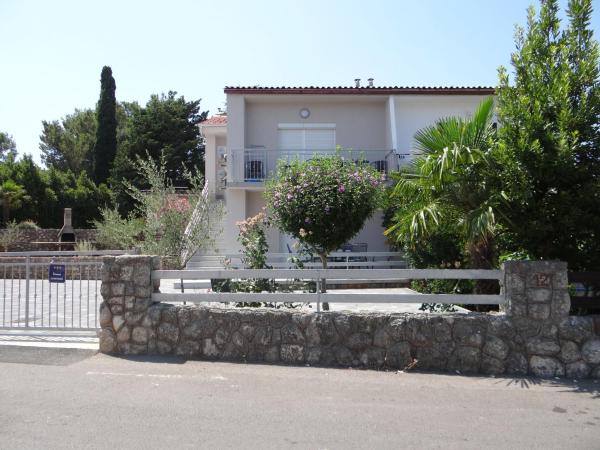A la foto es mostra l'objecte Apartmani Davorka situat a la ciutat de Krk.
