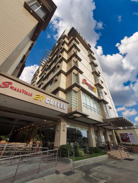 SMALLVILLE 21 HOTEL, Iloilo City