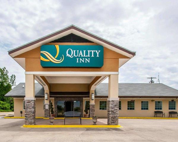 På bilden syns objektet Quality Inn Cairo I-57 som ligger i staden Cairo.