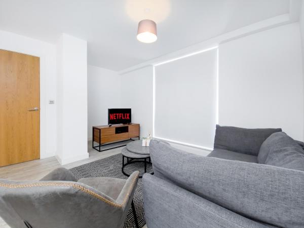 Luxury 2-Bed Apartment in Salford Quays 10 min to Manchester & MediaCity, Manchester