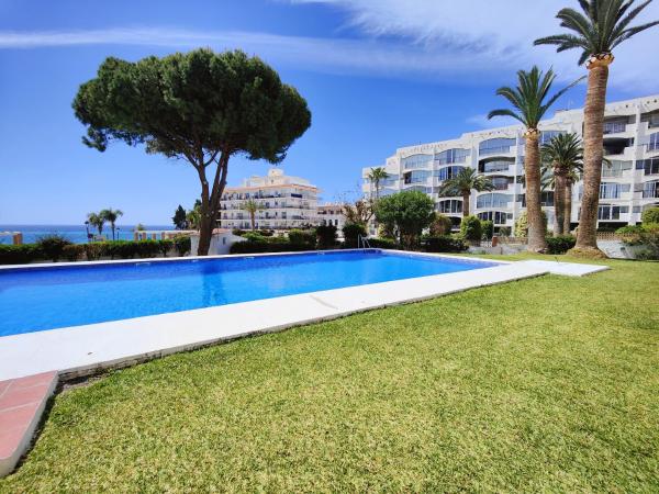 Na fotografii je vidět objekt AP405-Verdemar Playa nacházející se ve městě Nerja.