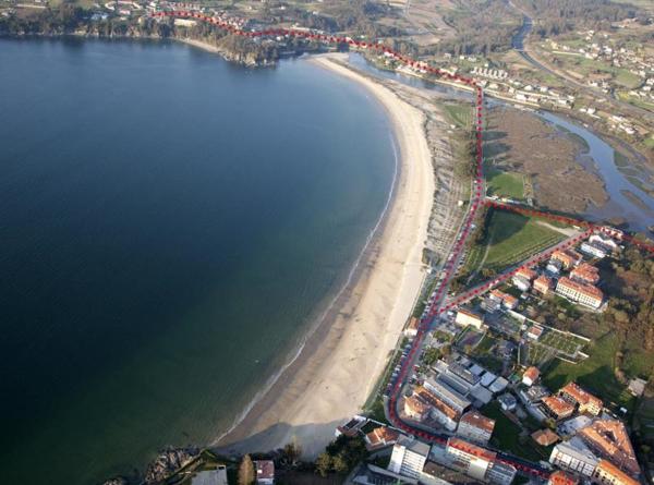 A la foto es mostra l'objecte Piso primera línea playa Miño/La Coruña situat a la ciutat de Miño.