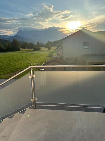 Na fotografii je vidět objekt Neubauwohnung - nahe Salzburg nacházející se ve městě Adnet.