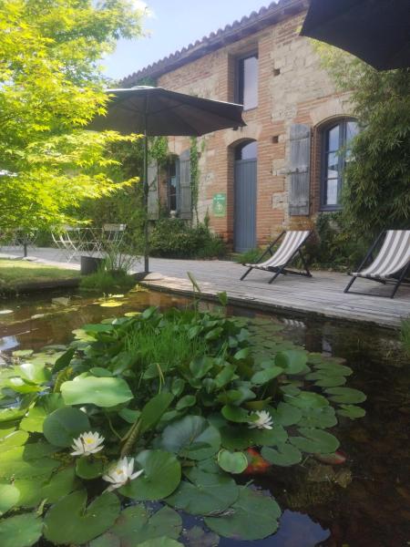 A la foto es mostra l'objecte Manoir des Barrayrous situat a la ciutat de Léojac.