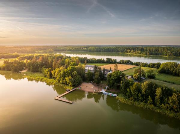 A la foto es mostra l'objecte Hotel Półwysep Wądzyn situat a la ciutat de Nieżywięć.