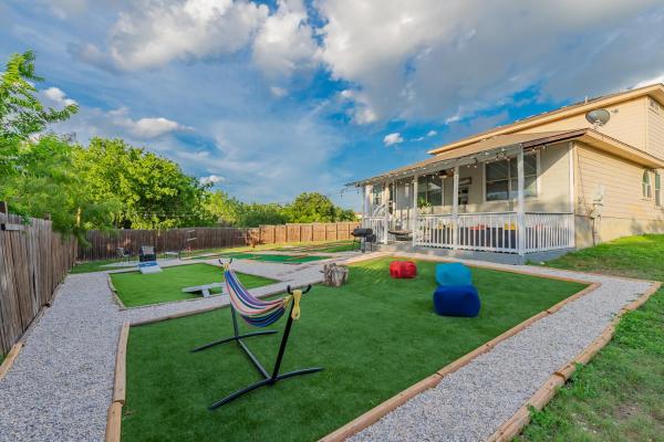 6br With Game Room & Mini Golf Near Lackland - San Antonio, TX
