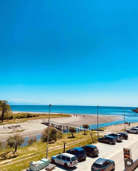 A la foto es mostra l'objecte Karadag situat a la ciutat de Ulcinj.
