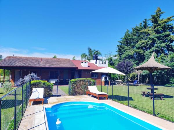 På bildet vises objektet Las palmeras som ligger i byen Santa Coloma.