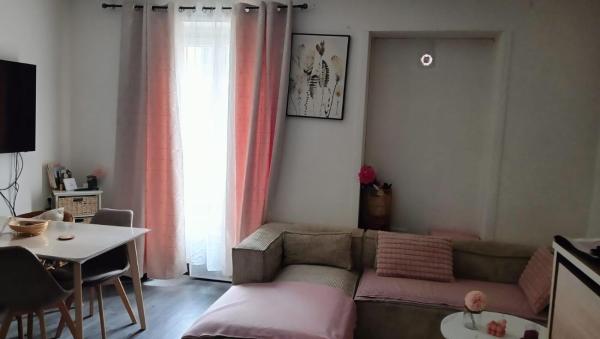 Na fotografii je vidět objekt Bel appartement 10 min de Paris nacházející se ve městě Houilles.