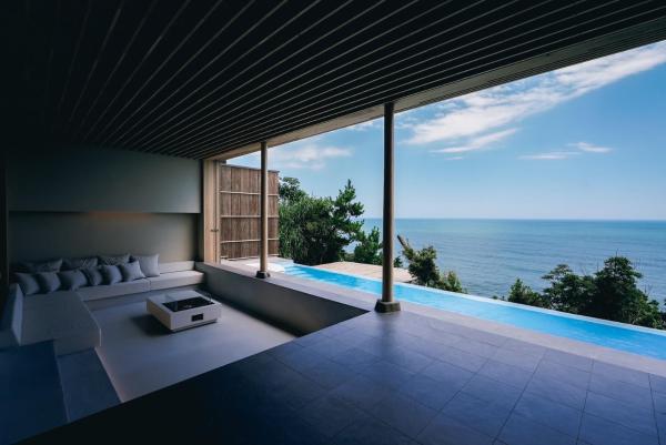 Photo 2 : 琴ヶ浜の渚