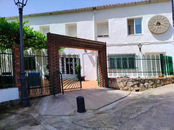 A la foto es mostra l'objecte El Molino Hostal-Restaurante situat a la ciutat de Jarafuel.