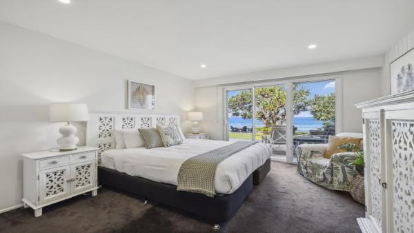 Hampton on the Beach - Stunning Beach Front, Sleeps 8的照片7