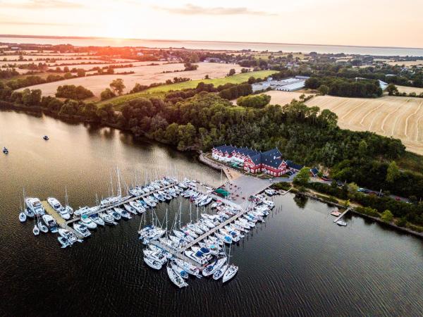 A la foto es mostra l'objecte Dyvig Badehotel situat a la ciutat de Nordborg.