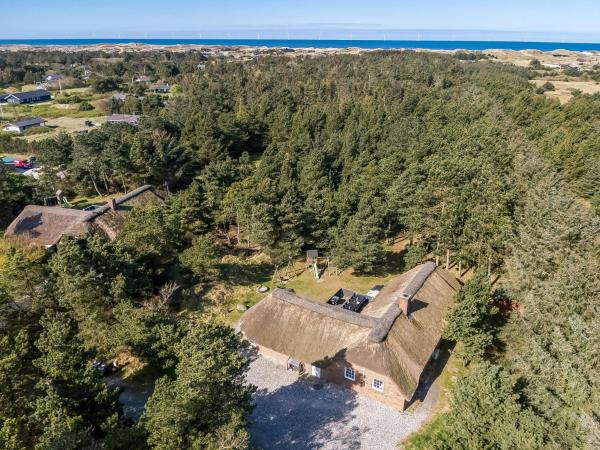 Na fotografii je vidět objekt Nice Pool House For 12 Persons - 1021 nacházející se ve městě Ringkobing.
