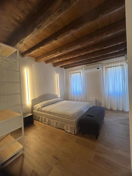 På billedet ses objektet Casa Milena beliggende i byen Chioggia.