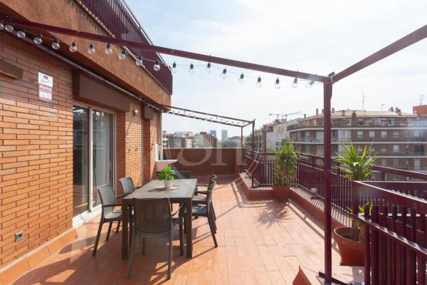 Cosy apartment with terrace, Barcelone