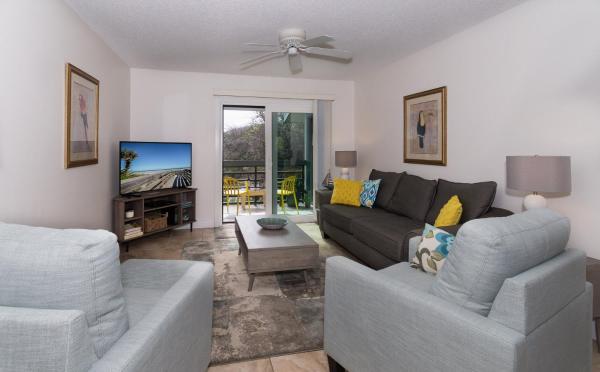 Auf dem Foto ist das Objekt Lovely 2 bedroom 2 bath condo located in Sea Woods. SC217 in der Stadt Edgewater zu sehen.