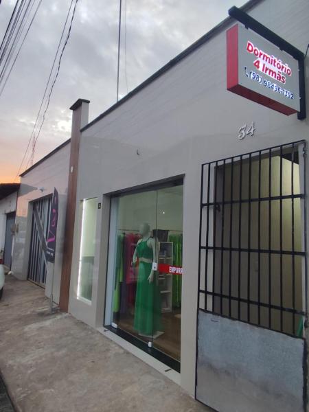 En la foto se muestra el objeto Pousada Dormitório 4 Irmãs ubicado en la ciudad de Pinheiro.