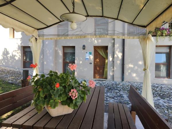 På billedet ses objektet Agriturismo Cantarana beliggende i byen Longa.