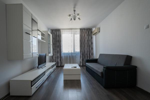 The photo shows the Apartament M & S located in the city of Lupeasca.