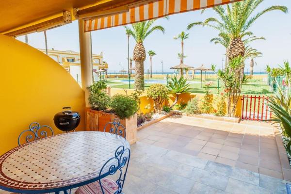 A la foto es mostra l'objecte Acogedor Apartamento en primera línea de playa situat a la ciutat de Tarifa.