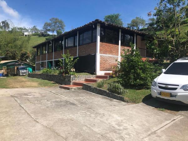 A la foto es mostra l'objecte Casa Campestre Buga Parcelación Paraiso de Sonsito situat a la ciutat de Buga.