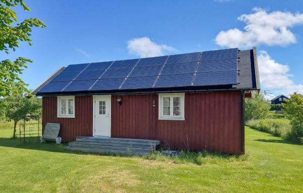 Na foto é possível ver o objeto Gorgeous Home In Ellös With Wifi localizado na cidade de Ellös.