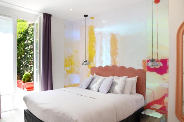 A la foto es mostra l'objecte Glam's Hotel situat a la ciutat de París.